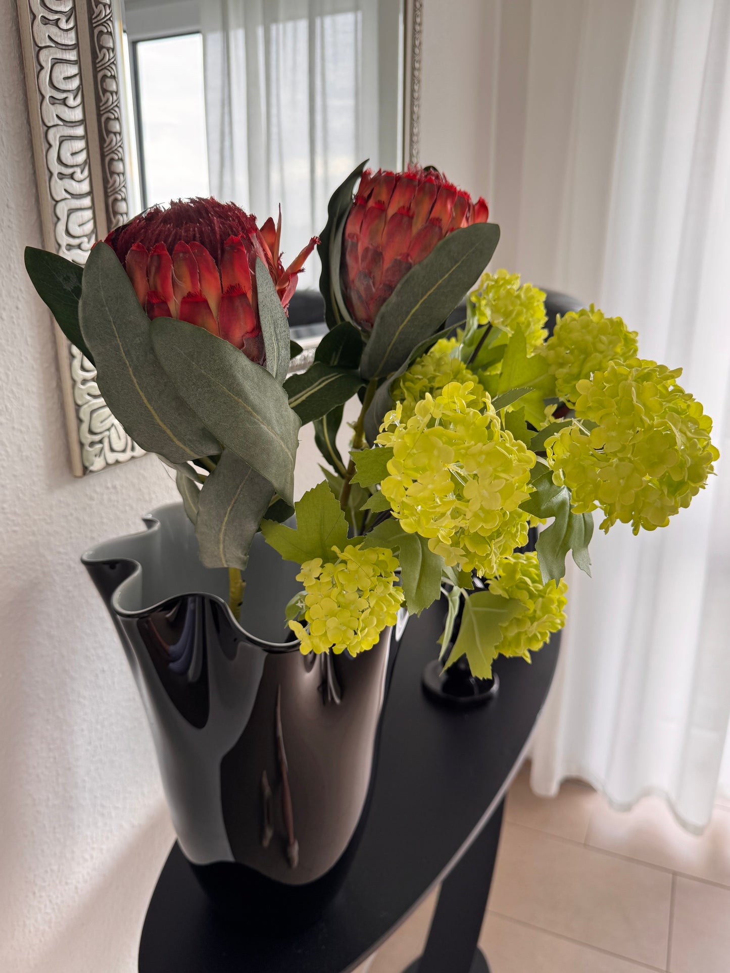 Künsticher Schneeball Pflanzenzweig Grün