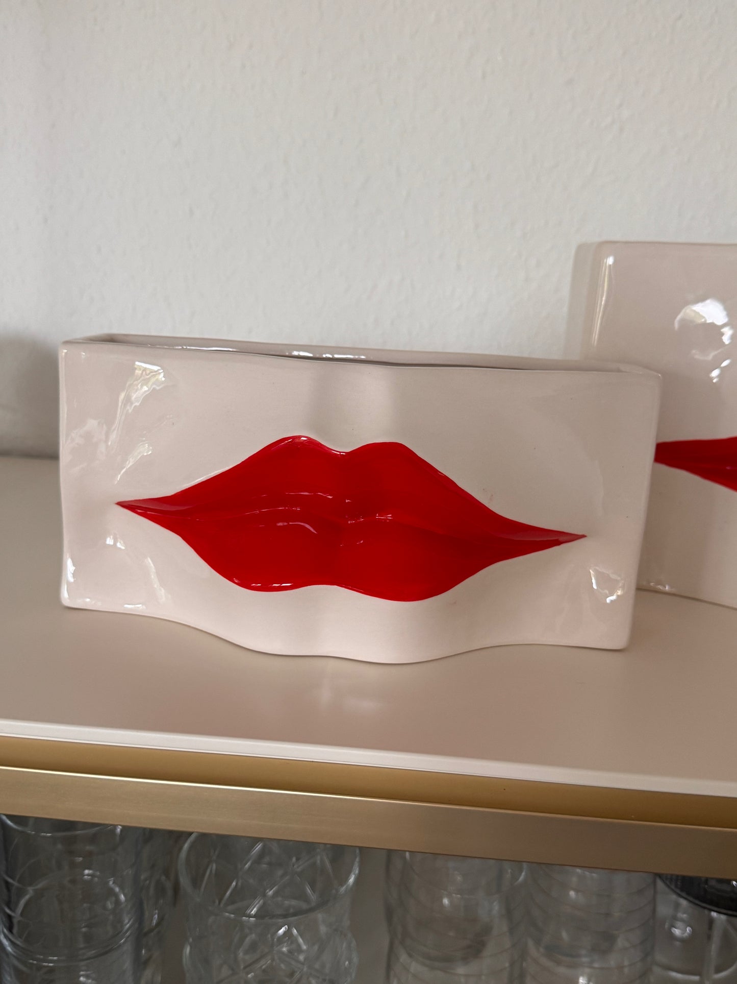 Jardiniere  Kisses weiß/rot klein