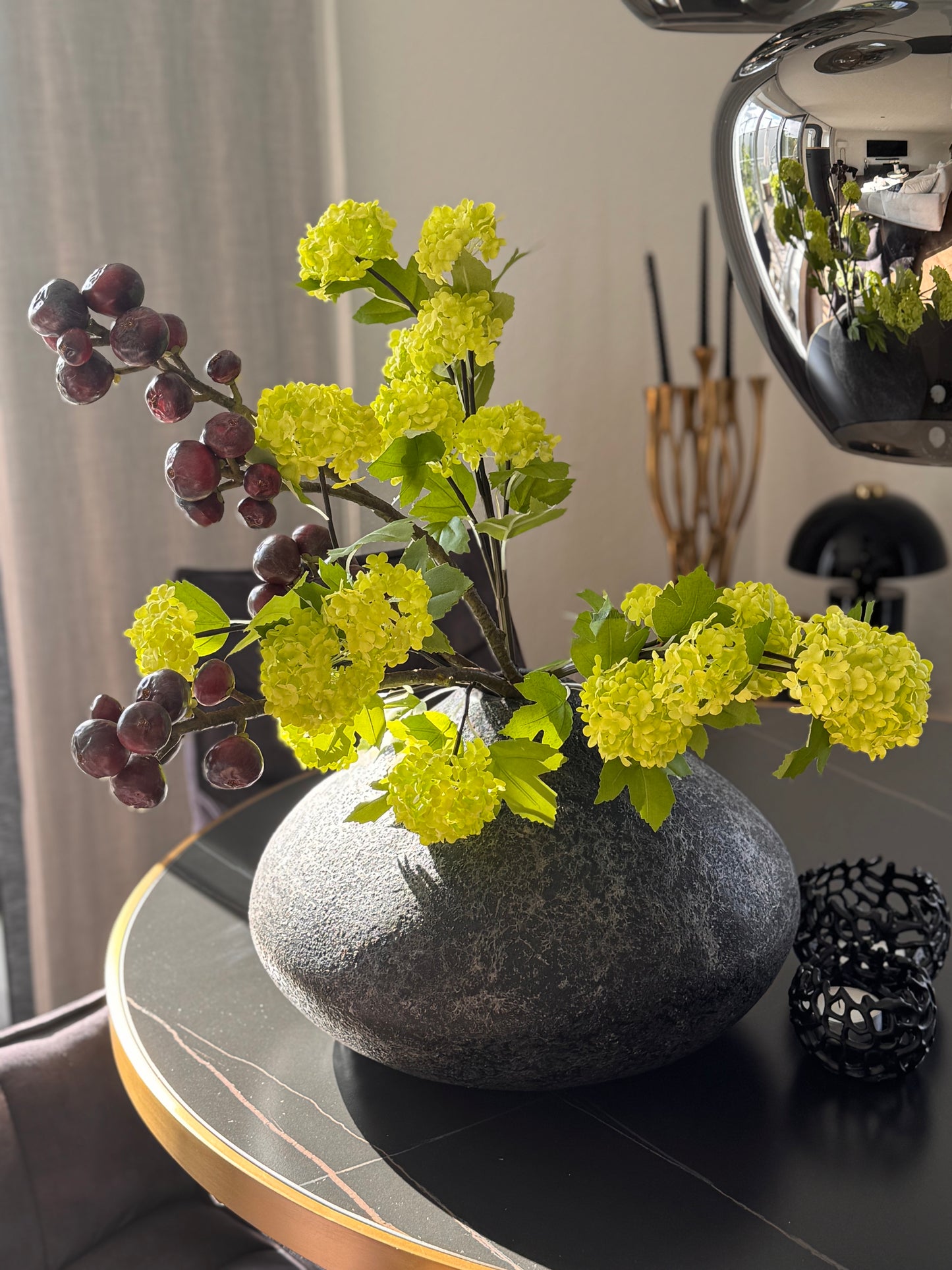 Künsticher Schneeball Pflanzenzweig Grün