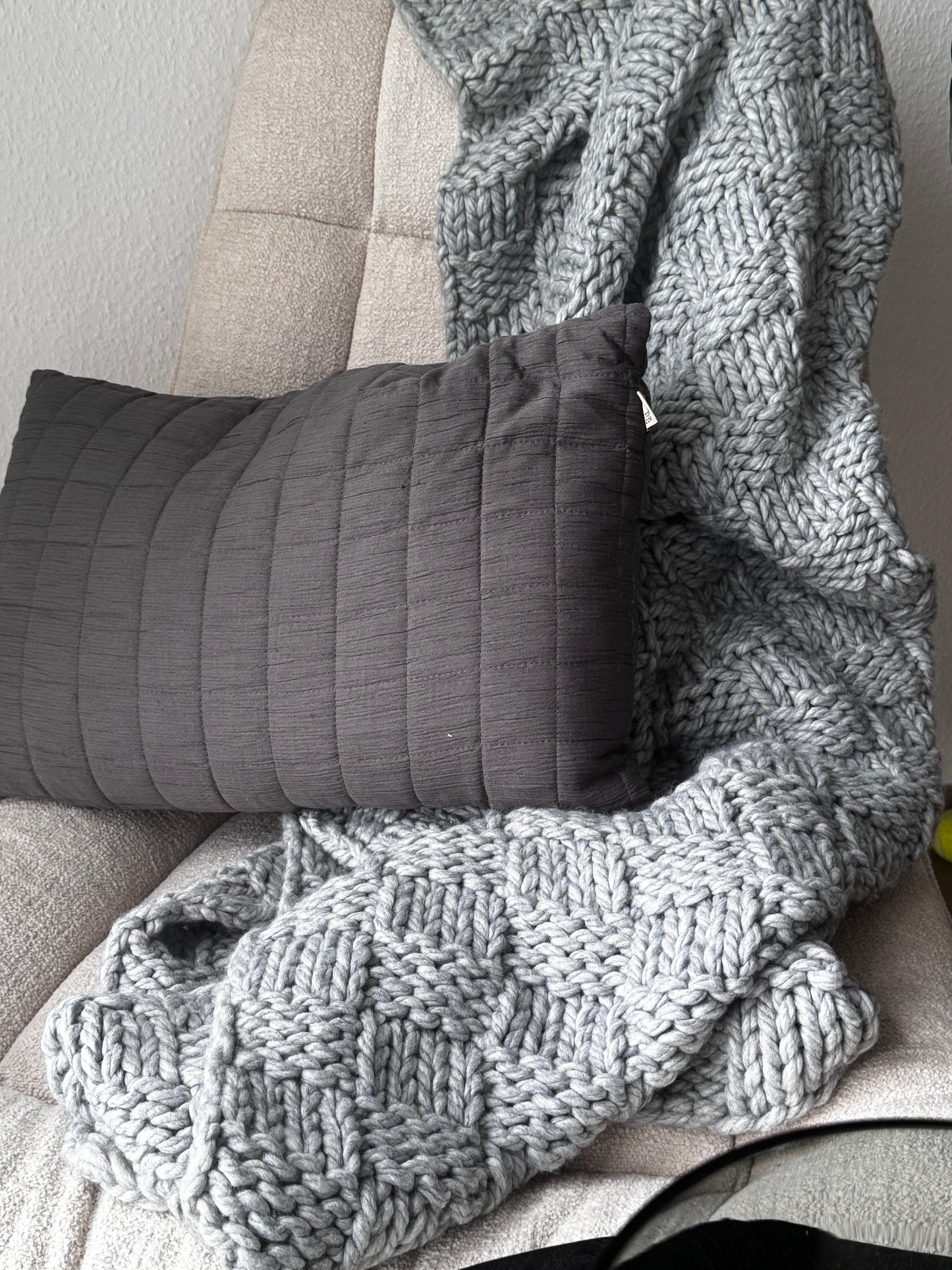 Grobstrick Decke Grau 152 x 127 cm von Exner