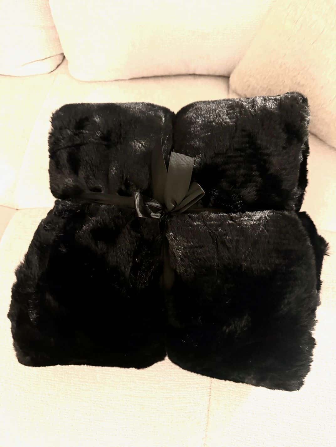 Kuschelige Wohndecke Zinzi in Schwarz edel 140 x 180 cm - JP Lifestyle & More